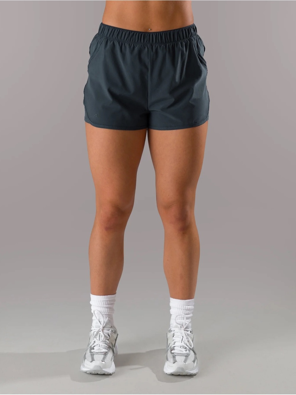 Alphalete Sprint Short in Dark Navy (L)